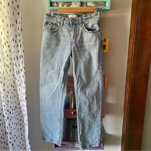 Abercrombie & Fitch the straight mid rise Jean in light wash